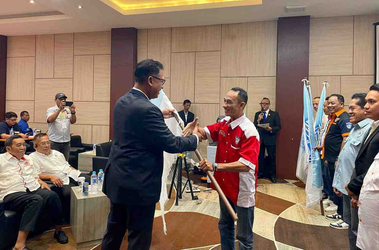 SERAHKAN BENDERA PATAKA