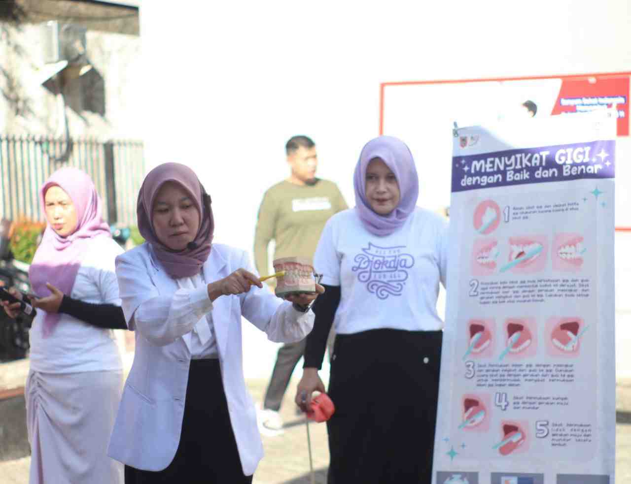 CARA MENYIKAT GIGI YANG BENAR