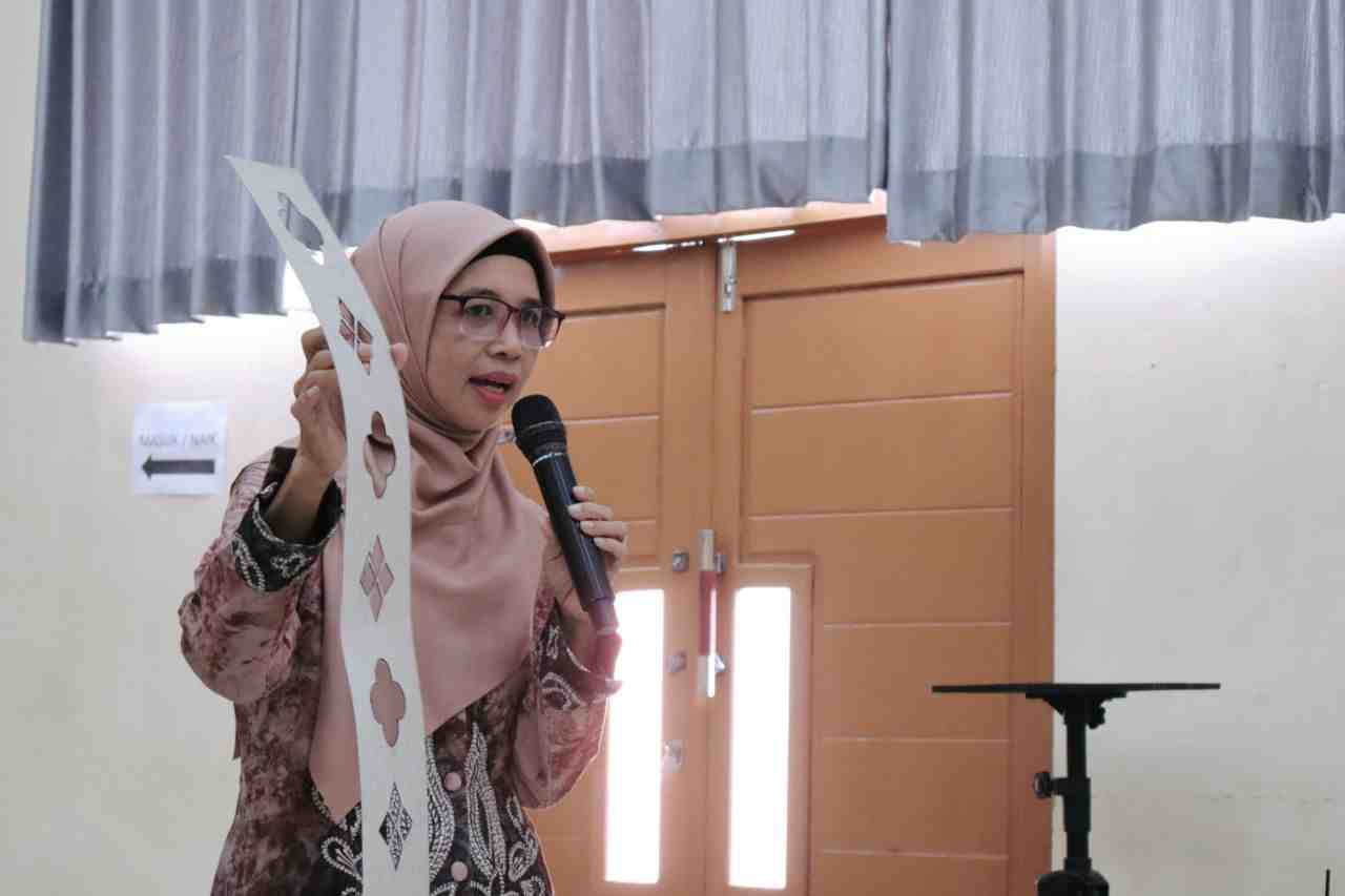 BERIKAN MATERI MOTIF SASIRANGAN