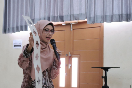 BERIKAN MATERI MOTIF SASIRANGAN