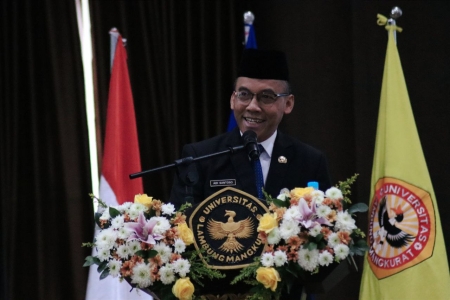 WISUDA ULM KE 121
