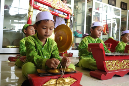 MAINKAN ALAT MUSIK KANGSI