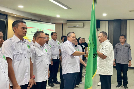 SERAHKAN BENDERA PATAKA