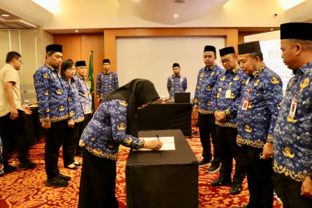 TANDATANGANI BERITA ACARA