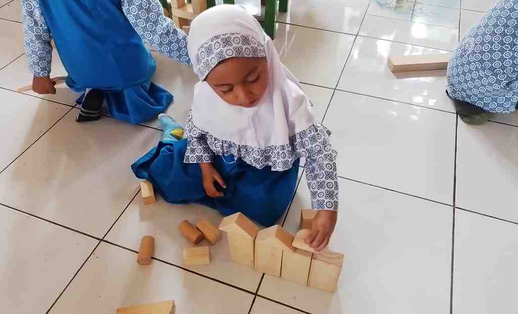 SUSUN BALOK KAYU