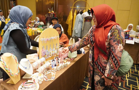 PERHIASAN TRADISIONAL KHAS MEDAN