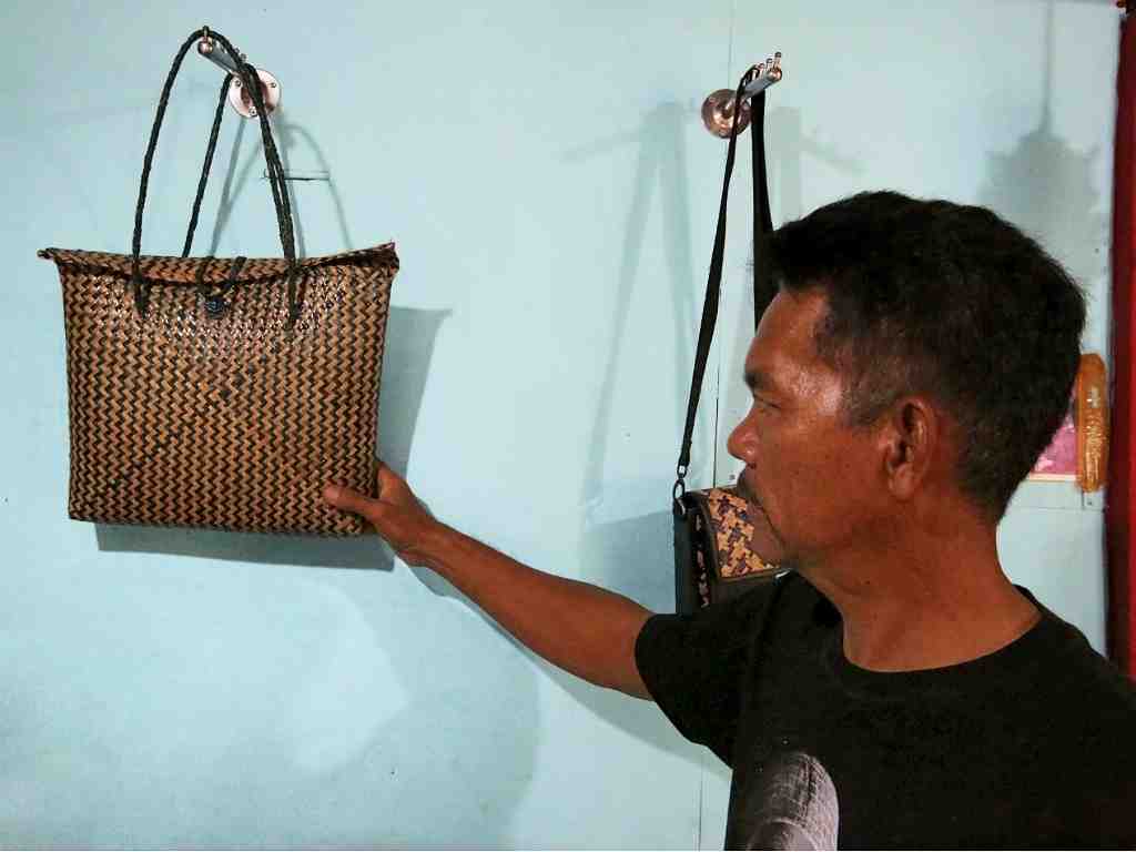 TAS ANYAMAN PURUN 
