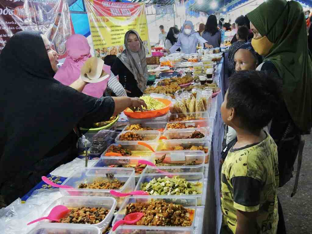 PENJUAL ANEKA MAKANAN