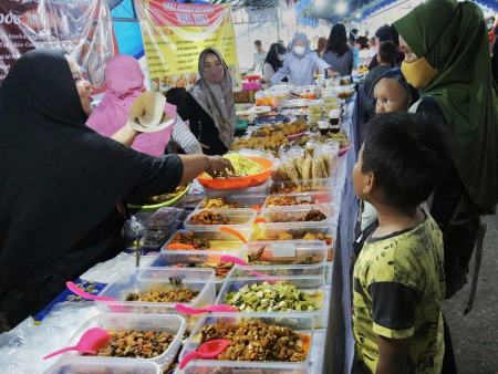 PENJUAL ANEKA MAKANAN