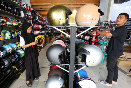 PERSEDIAAN HELM UNTUK MUDIK LEBARAN