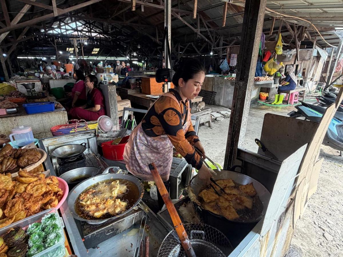 PENJUAL GORENGAN