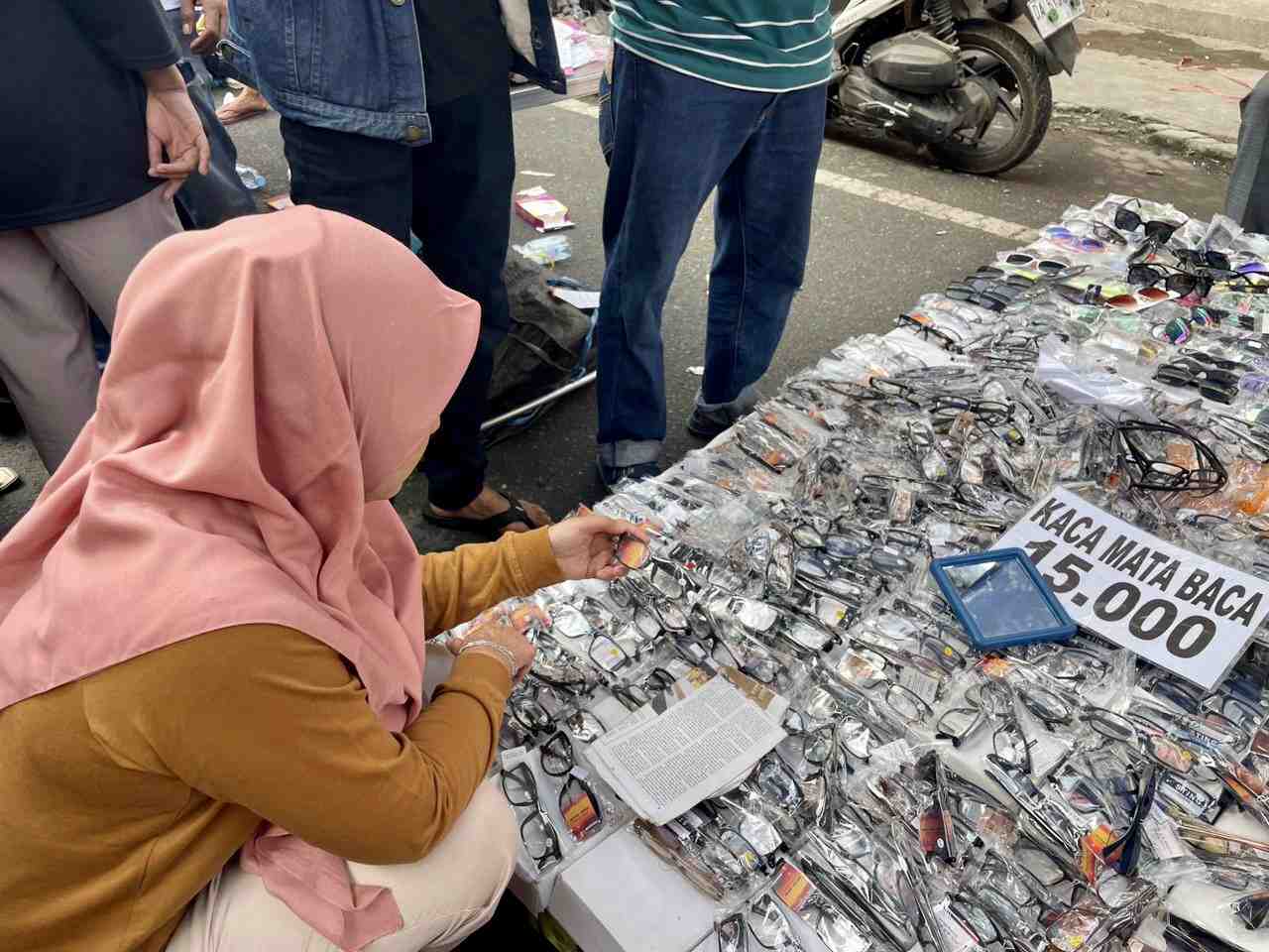 PILIH KACAMATA BACA