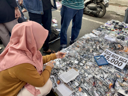 PILIH KACAMATA BACA