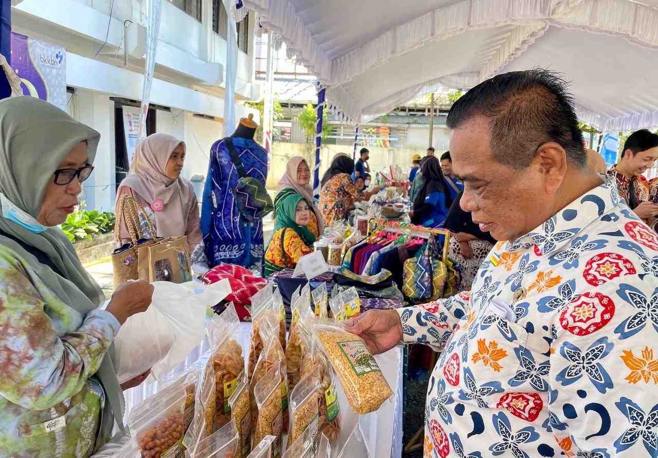 BELI MAKANAN KEMASAN