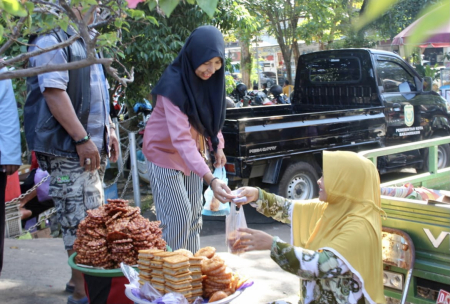 BELI WADAI CUCUR