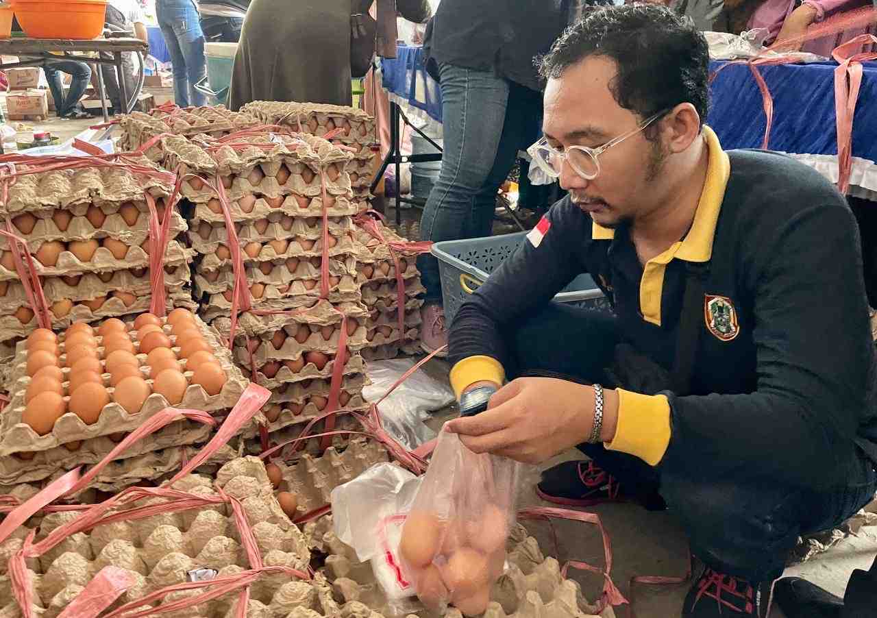 BUNGKUS TELUR AYAM