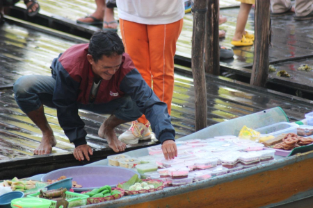 PILIH KUE TRADISIONAL