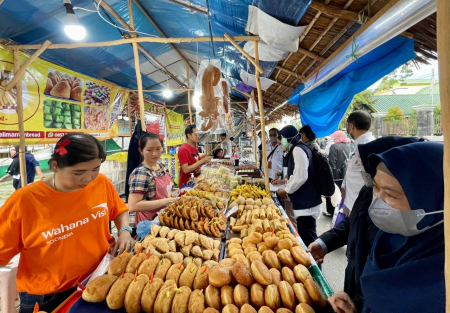 BELI KUE UNTUK BERBUKA PUASA