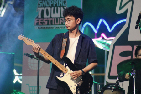 PENAMPILAN BAND LOKAL
