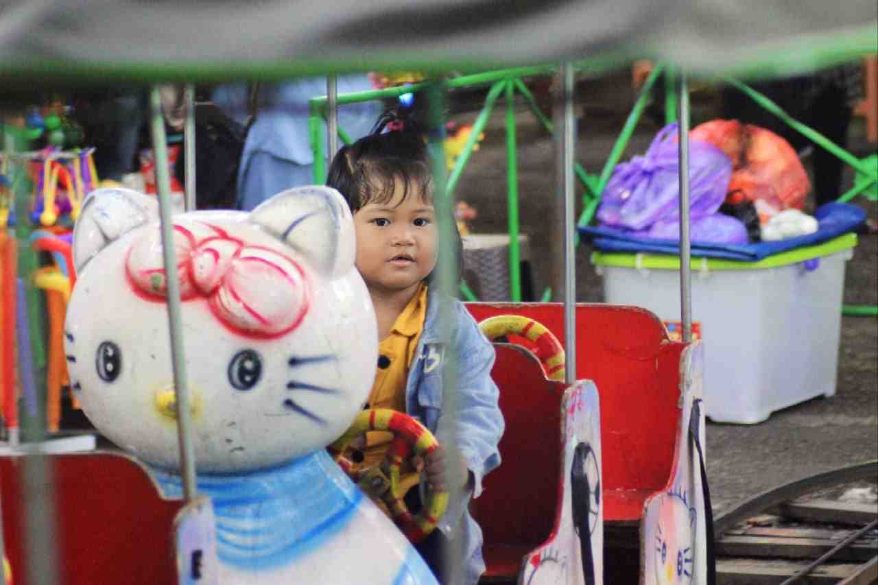 BERMAIN KERETA 