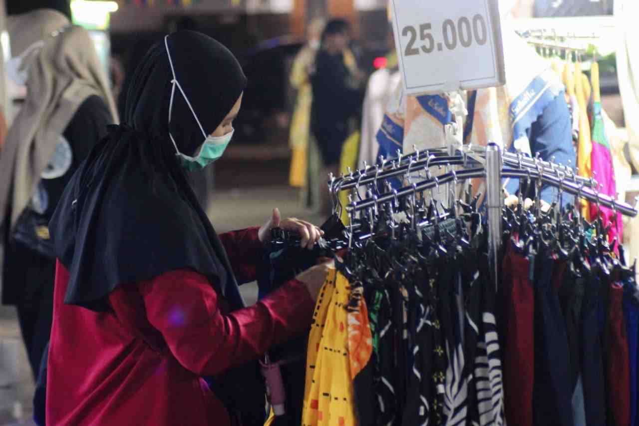 PILIH BAJU BEKAS