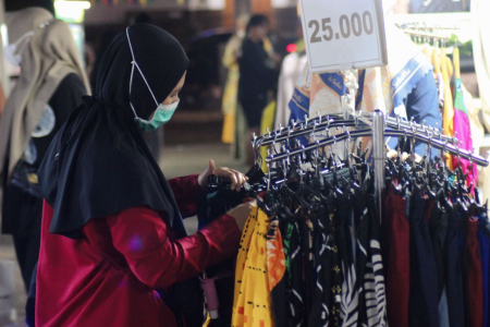 PILIH BAJU BEKAS