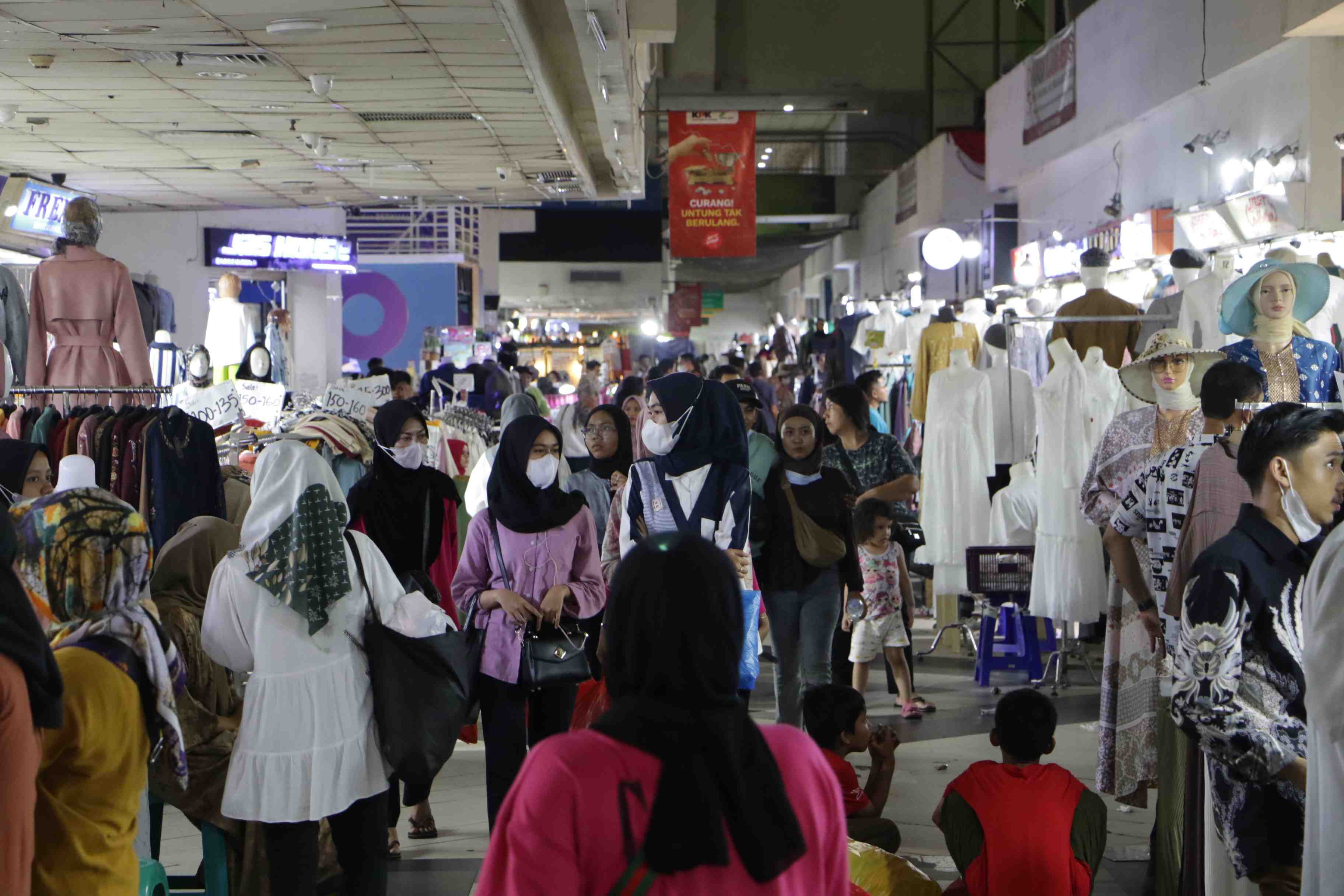 PASAR TANAH ABANG JELANG BULAN RAMADAN
