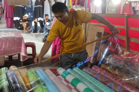 ALAS MEJA MAKAN