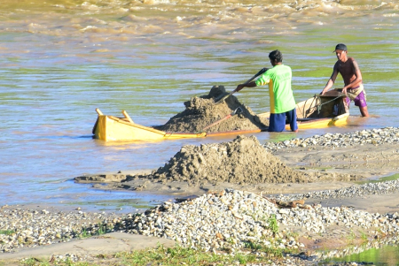 ANGKUT PASIR