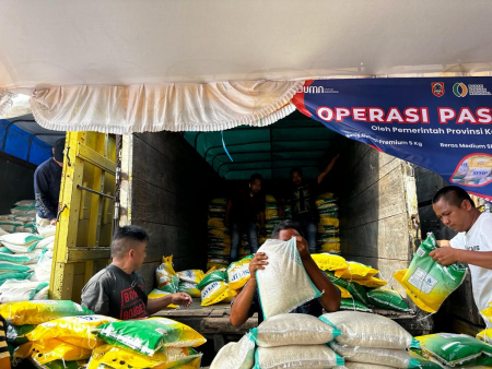 TURUNKAN BERAS DARI TRUK