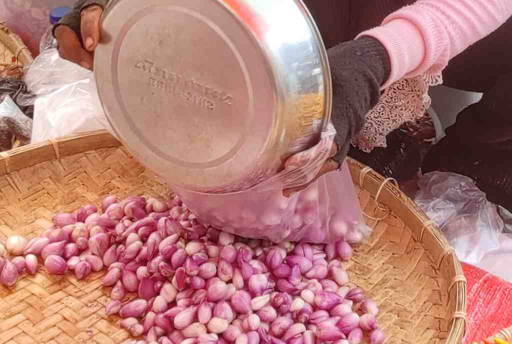 BAWANG MERAH KUPAS