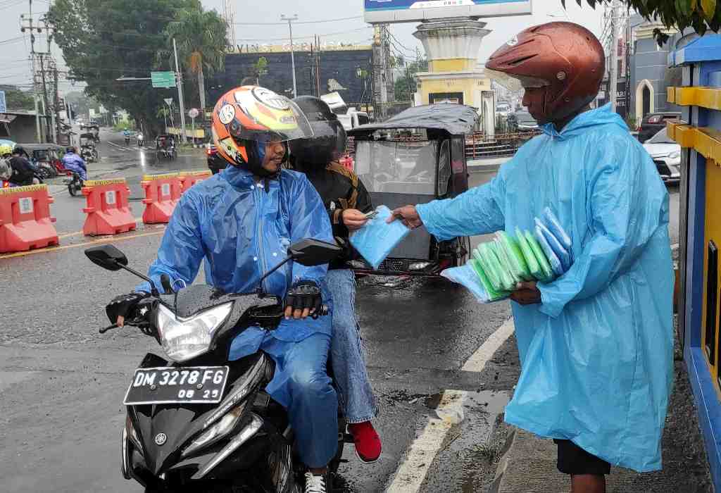 BELI JAS HUJAN