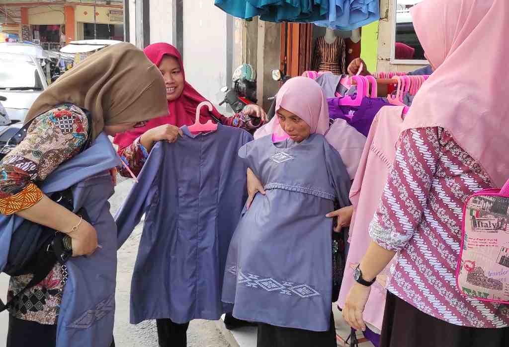 BLUS SERAGAM KARAWO