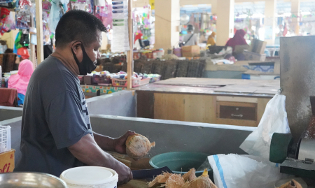 KUPAS KELAPA KERING
