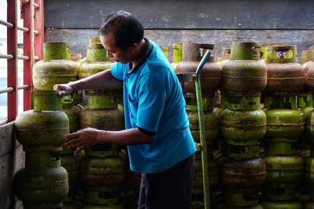 MENYUSUN TABUNG GAS 3 Kg