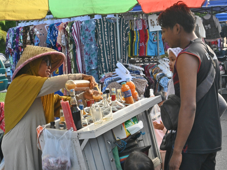 PENJUAL JAMU TRADISIONAL