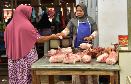 HARGA  AYAM POTONG NAIK DI KOTA TIDORE