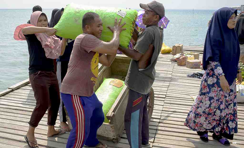 BURUH ANGKUT PELABUHAN