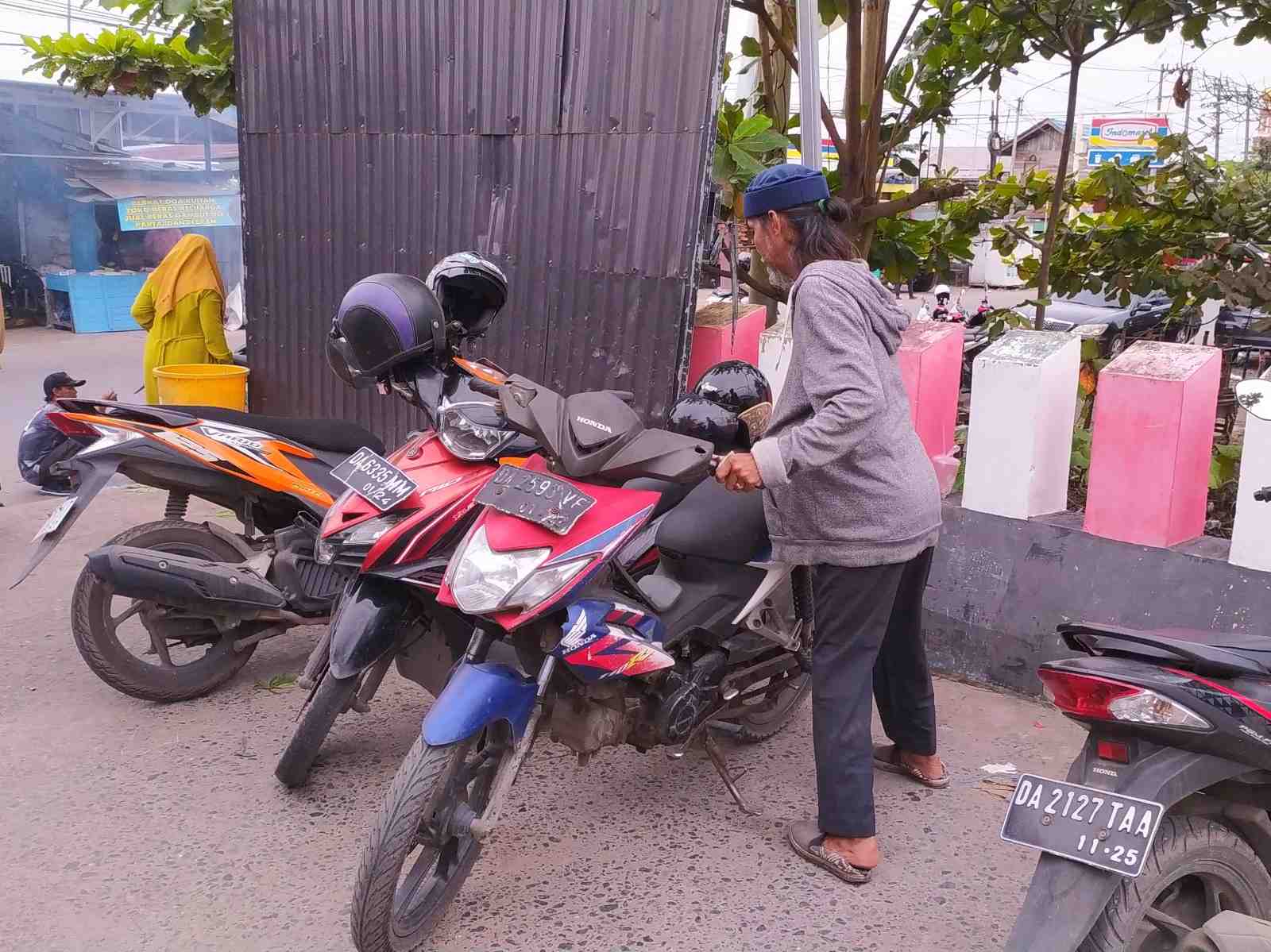 PARKIRKAN MOTOR