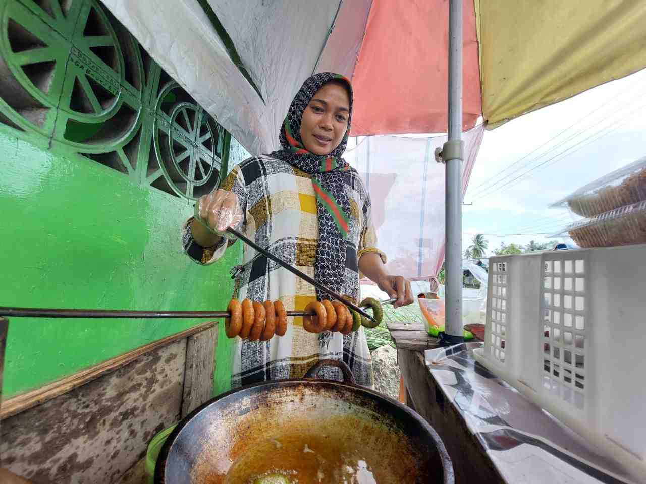 TIRISKAN KUE CINCIN