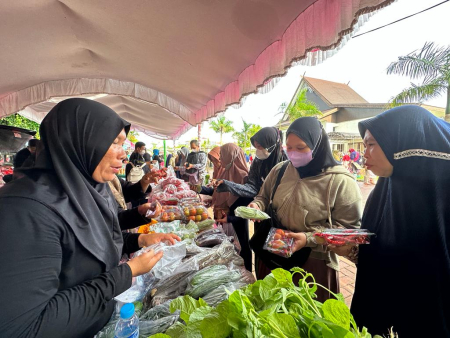 JUAL CABAI DAN TOMAT