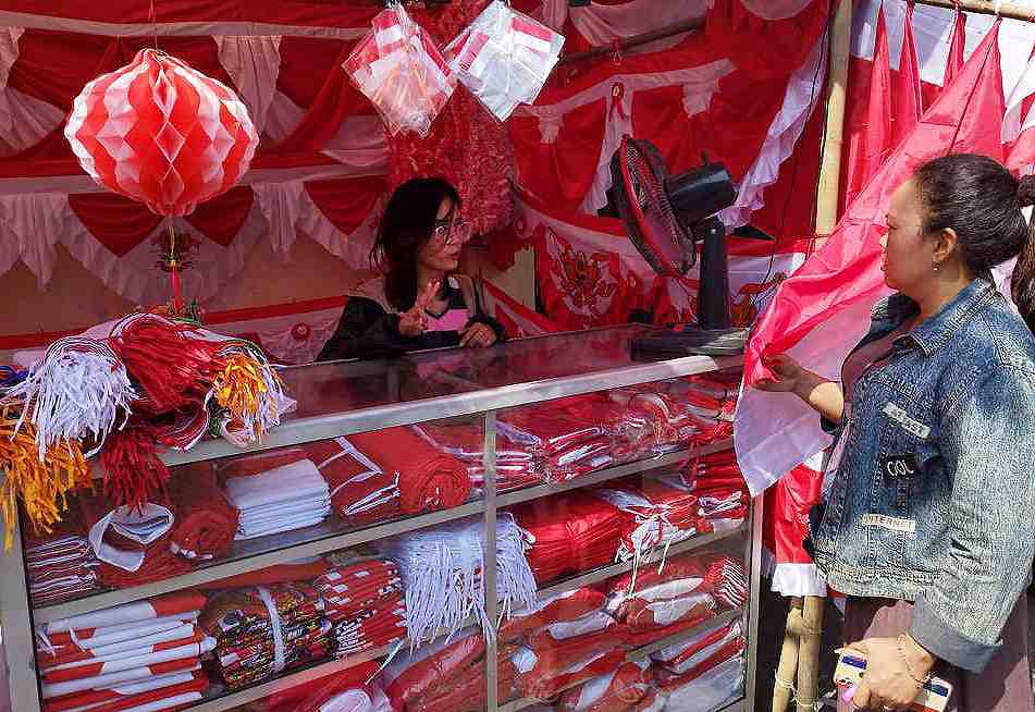PERNAK PERNIK MERAH PUTIH