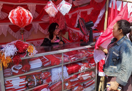 PERNAK PERNIK MERAH PUTIH
