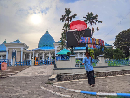 MENCOBA PARASUT MAINAN