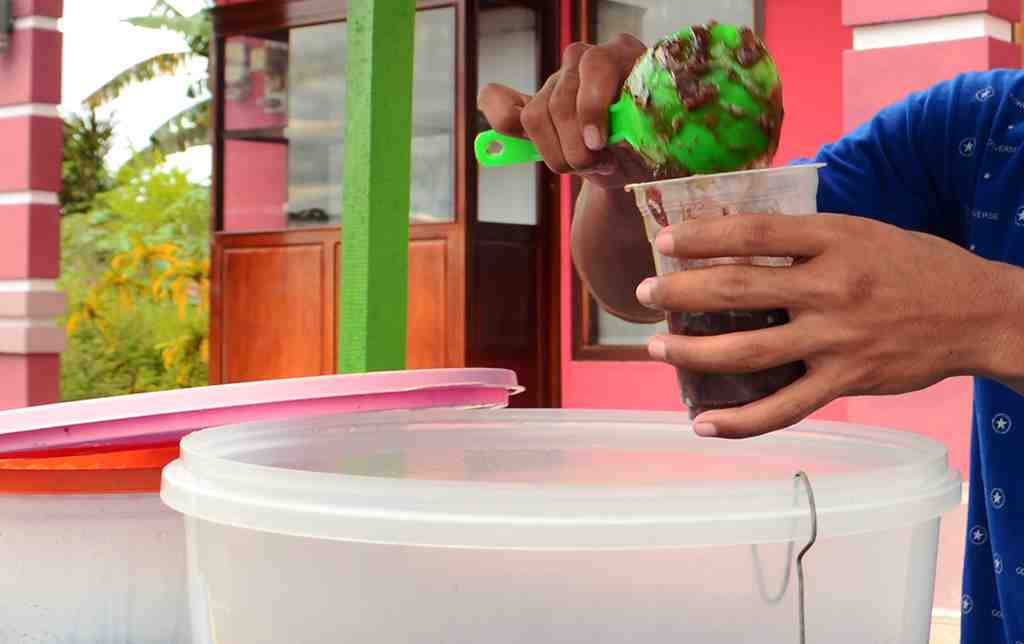 PENJUAL BUBUR BERAS MERAH