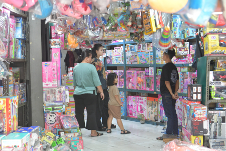 PENJUALAN PASAR GEMBRONG MENINGKAT
