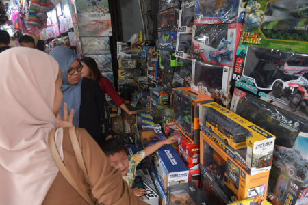 PENJUALAN PASAR GEMBRONG MENINGKAT