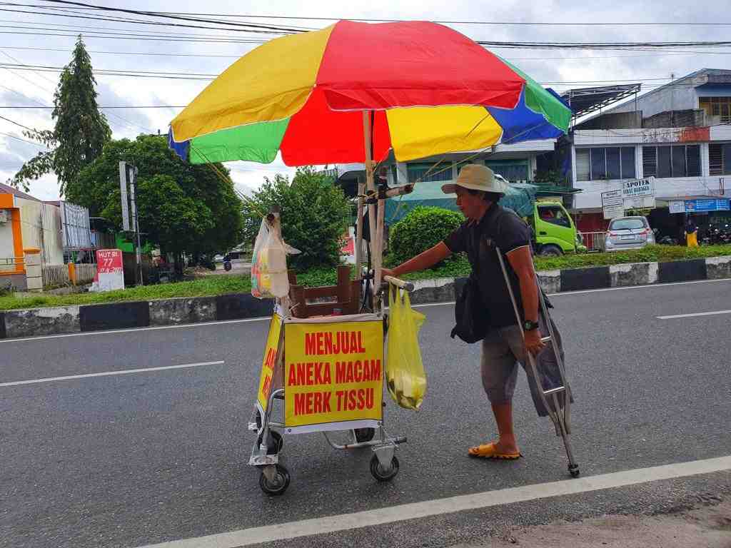 BERJUALAN TISU KELILING