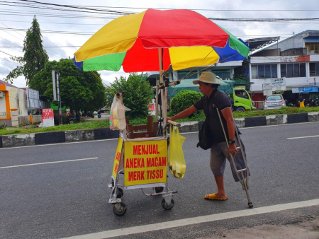 BERJUALAN TISU KELILING