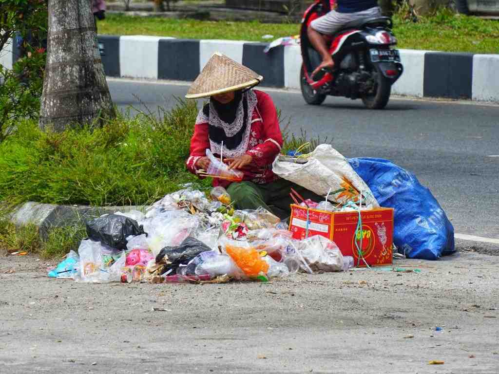 KUMPULKAN BARANG BEKAS